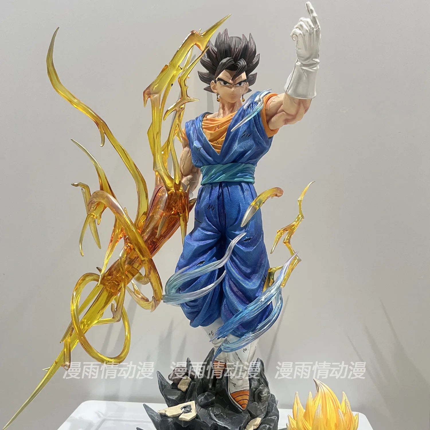 NEKOTENSEI™ Dragon Ball Vegito